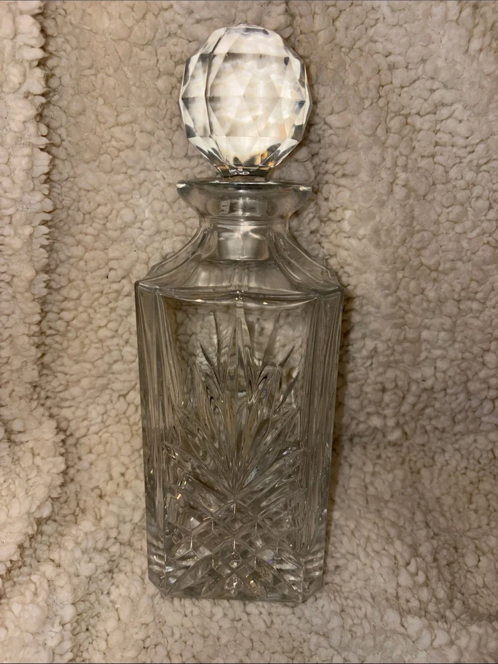 Cut Crystal Decanter - Clear Glass Home Accent Faceted Glass Top Liquor Decanter